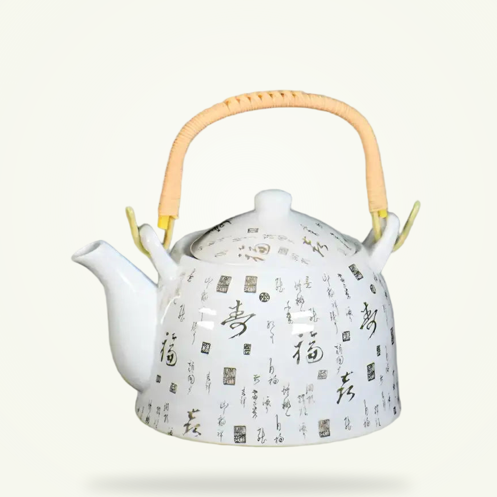 Porcelaine bleue peinte main, sept siècles de savoir-faire