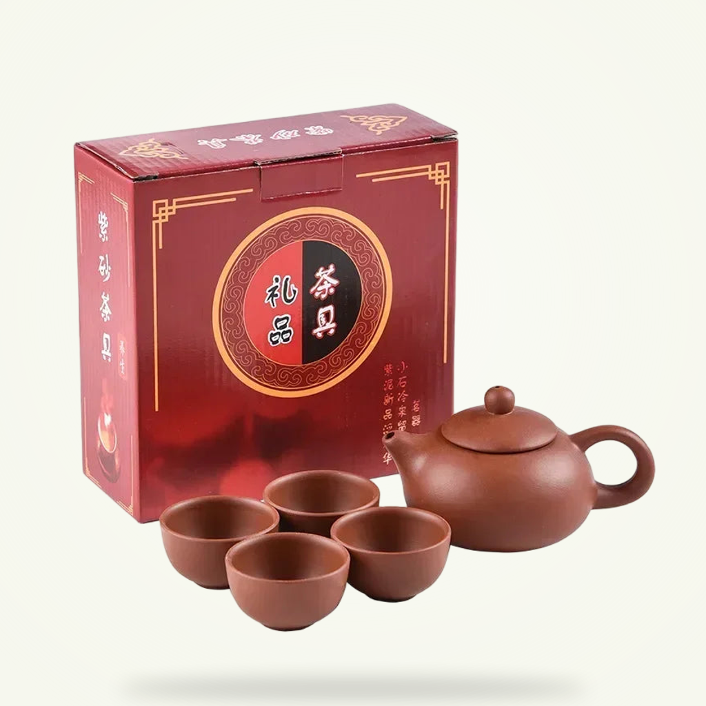 Argile zisha, tasses et théière pensées ensemble